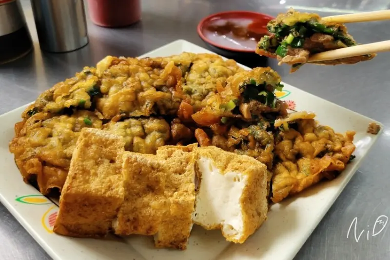 [南投埔里]游記扣仔嗲。現炸蚵嗲/肉嗲/魷魚嗲/炸豆腐。沾五香醋更好吃!