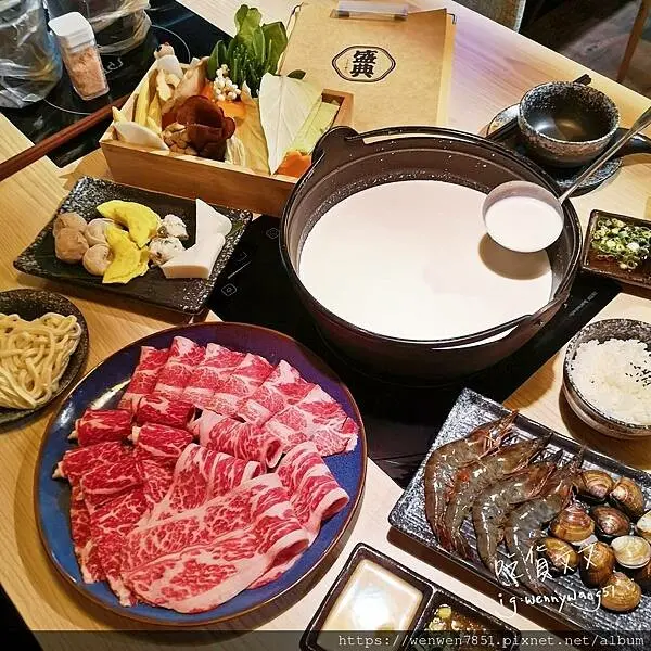 《台北捷運-松江南京站》盛典 條通鍋物｜台北日式火鍋推薦，特等牛豚盛合，頂級食材，特製湯底，絕對要來好好享受一番