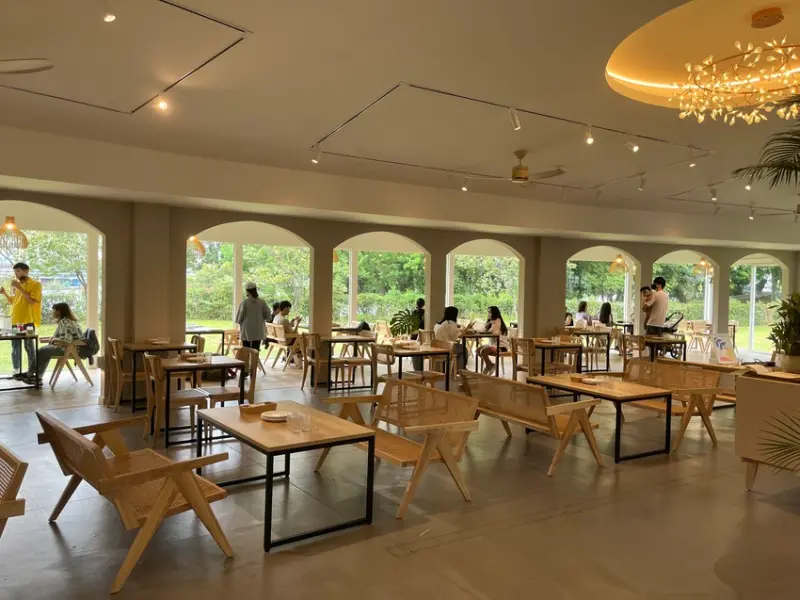 《桃園❤️龍潭》龍潭大池湖畔新開餐廳！The畔cafe & dining，超美大採光落地窗，龍潭吃下午茶好地方！（景觀餐廳、約會餐廳、親子餐廳）