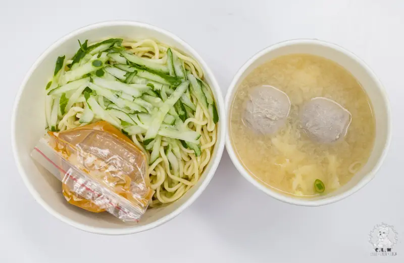 美味品質不輸同名名店，好吃程度直逼心中頂尖涼麵的地位，難怪大熱天中午時還有非常多人願意排隊購買｜陳家涼麵