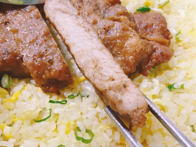 新北新店｜小樂精緻麵食館 招牌必吃的排骨蛋炒飯 | Beauty Update