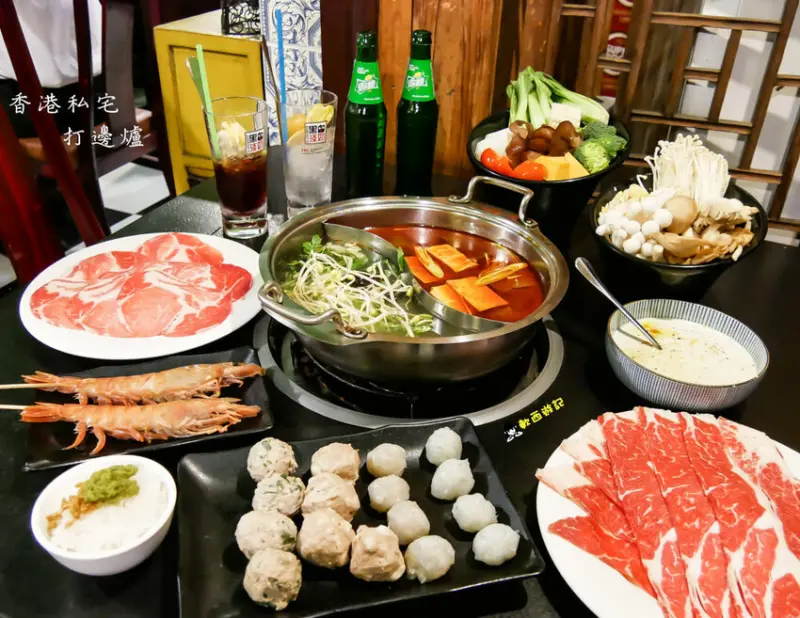 南京復興站美食推薦》香港私宅打邊爐●老饕台北火鍋推薦! 色香味俱全滑順麻辣鍋 麻辣/清湯/咖哩一鍋三吃 香港特色茶餐廳火鍋推薦 台北火鍋推薦 - 軟西，遊記