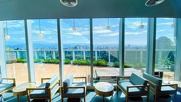 台中唯美高空景觀咖啡【REC COFFEE旗鑑店】享受日本世界級手沖咖啡/隱身在辦公大樓內26樓高空美景餐廳/戶外觀景台欣賞台中無敵美景