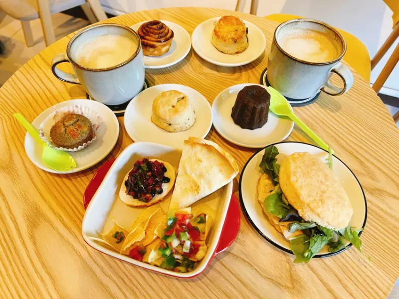 【桃園八德美食、寵物餐廳】FIH Café幸蘊坊感受身心靈的放鬆，$399調酒暢飲 輕食下午茶 手做烘培甜品