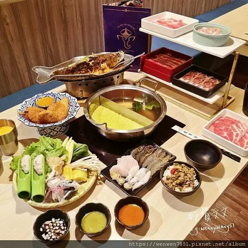 《台北捷運-台北車站》藍象廷泰鍋｜泰式火鍋推薦，泰式火鍋吃到飽，7種泰國特色湯底，3種套餐組合，百元加點泰式菜超划算