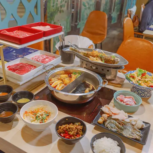 湯底、醬料、米粉湯甚至還有月亮蝦餅，泰國官方認證，超高CP值泰式火鍋吃到飽 | 【台北 中正區】藍象廷泰鍋-新光站前店