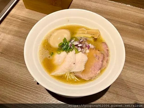 台北大安區｜吉鴙拉麵 位在大安捷運站附近的雞湯系拉麵，有入選過拉麵同好會的必吃清單(附菜單)！