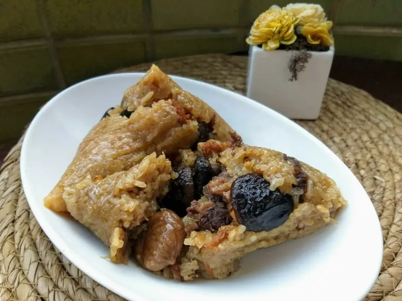 【美食】2022端午節肉粽推薦「良金牧場 海陸霸王粽禮盒-金門酒槽溫體牛肉粽」開箱、宅配肉粽推薦