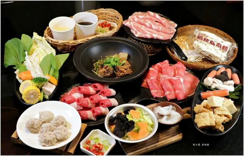 【高雄】狂一鍋 高雄台鋁店‧人氣名店狂一鍋 最潮台式火鍋來高雄插旗囉，鎮店之寶【功夫排骨酥】創意十足火鍋迷必吃名店 