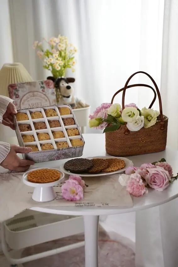 台中超人氣鐵盒餅乾【愛莉兒手作烘焙坊】網紅也大力推薦的蕾絲餅、果乾餅乾