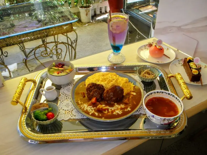 【美食】「Moni咖哩中山旗艦店」中山網美餐廳，中山咖哩推薦、中山甜點推薦、北車下午茶推薦 附菜單