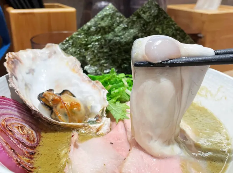 台北中山│二屋 牡蠣拉麵專門店：如同坐在海港現吃的鮮甜，道地日式風味 色香味俱全生牡蠣拉麵，濃郁湯底佔有你的全部味蕾│中山大同、赤峰街美食【附菜單】