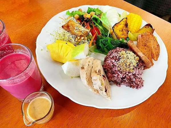 ||吃。花蓮|| 春天輕食 健康新素食彩虹套餐好吃