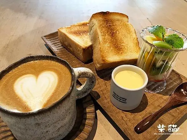 【新竹】李克承博士故居 a-moom｜超隱密日式古宅，嘗口美味山形土司｜柴貓趴趴走