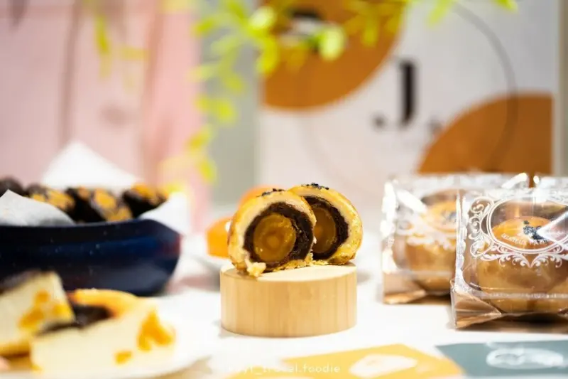 【J.L.手作烘焙】大里區美食推薦，超人氣台中伴手禮，來自金莎帝國的手作鹹蛋黃甜點！