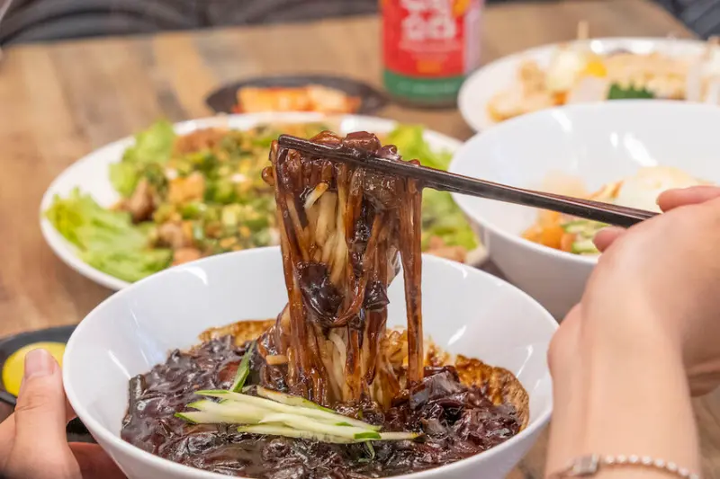 永和樓-韓式中華料理店 영화루｜首爾55年老字號老店，韓國明星前去用餐也是韓劇中的拍攝景點，老闆女兒把餐廳原汁原味開到台灣 · 算命的說我很愛吃