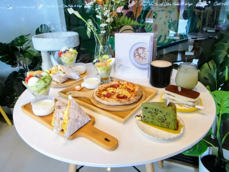 【美食】「貓裡居」林口貓咖啡廳推薦、貓旅館推薦，林口早午餐餐廳、貓咪咖啡廳 (附菜單)