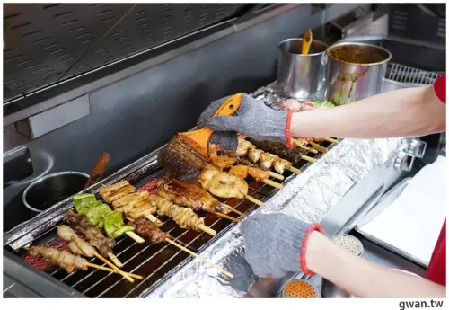 台北人氣串燒店進軍逢甲，現點現烤一串19元起！