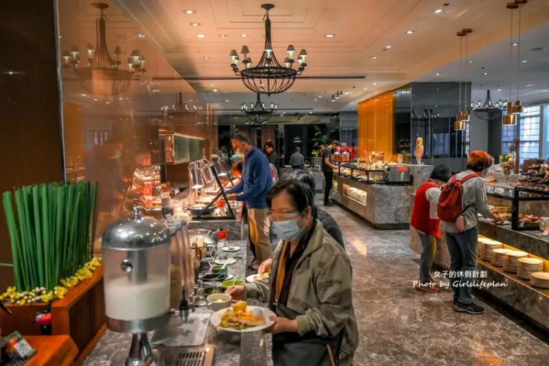 5000多則評論4.3星好評五星級飯店，泳池三溫暖免費使用享高鐵7折優惠