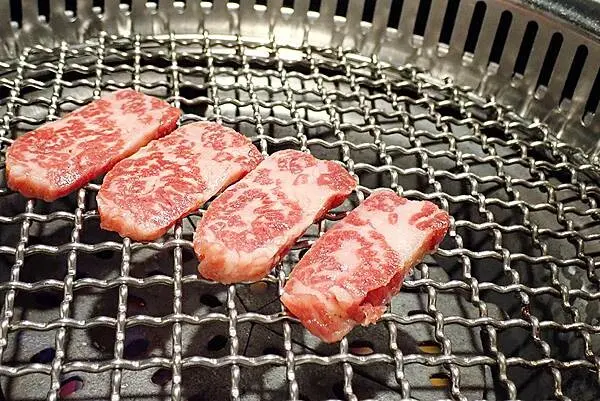 東區燒肉推薦│豆町村燒肉-專人代烤 酒之放題，質量非常好的日式激安燒肉店-台北美食推薦75.jpg