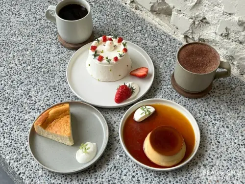 新莊輔大咖啡廳推薦│QUEEN SHOP Life Store・台灣原創服飾品牌的咖啡、花藝、烘焙複合式門市