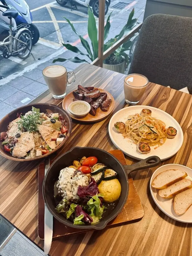 台北。信義︱市政府站：松菸餐廳推薦鳥作洋食餐廳︱有美味漢堡排咖哩飯和手工蛋糕的日式洋食料理（內有菜單）