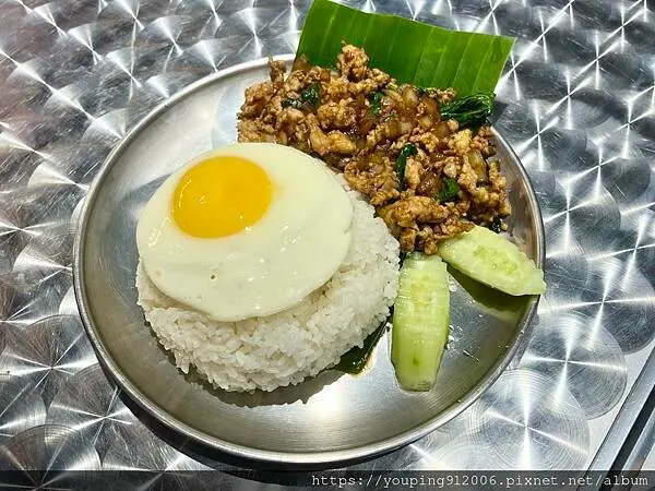 桃園平鎮區｜隱泰 Halal 隱身在忠貞市場外的台式泰國料理，完全不泰，是台灣人一定可以接受的口味(附菜單)