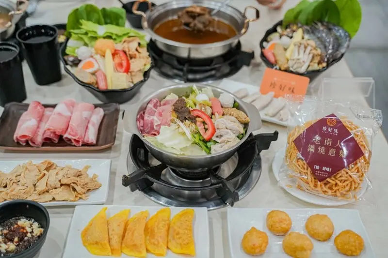 高雄美食｜台南20年老店平價小火鍋/白飯飲料雪淇冰吃到飽CP值高/珍好味職人鍋物 鳳山店