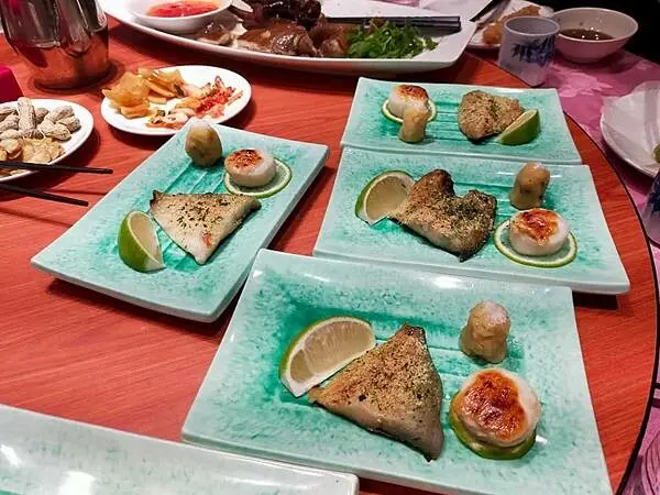 台北捷運西門站5號出口~麗都日本料理~60年以上歷史老店~讓您吃好吃飽~吃的沒煩惱~