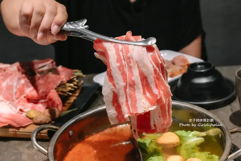 超值套餐260元起！超過50種食材火烤兩吃599元，Ｈershey's冰沙、莫凡彼冰淇淋無限吃到飽@女子的休假計劃