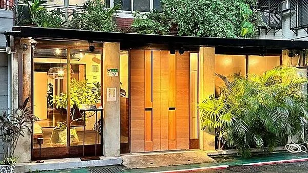 超奢華爆卵海膽飯｜活體海鮮火鍋｜優質桌邊服務【台北市大安區】囍聚精緻鍋物