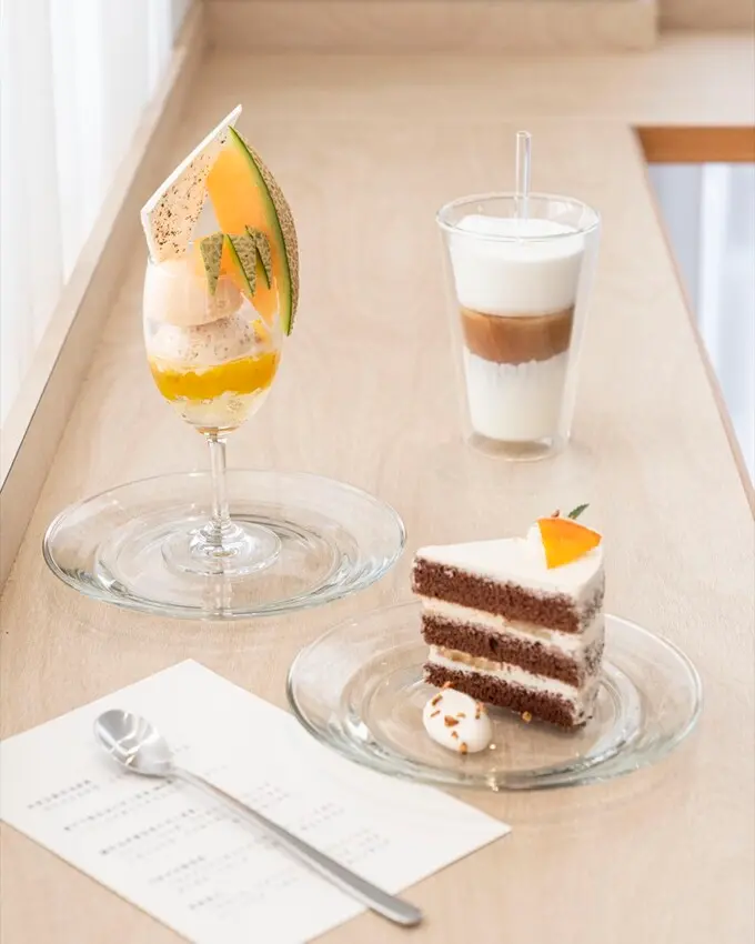 台南甜點 Detail dessert｜日系質感風格，大片水泥牆面與視覺饗宴哈密瓜甜點杯