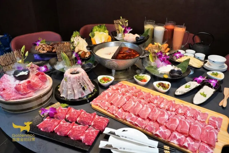 台中美食｜岩漿火鍋公益店 超強麻辣鍋登陸台中公益路 日本A5和牛、龍蝦、巨無霸生蠔超誘人