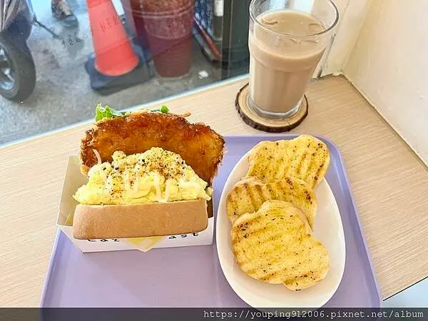 新北板橋區｜慵懶吐司 Lazy toast，適合假日早晨來一份的超厚吐司，或午後想找安靜的地方休息閒聊也可以(附菜單)！