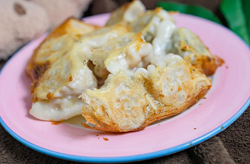 在地美味煎餃宅配在家煮方便享用，煎餃水餃都美味，共有鮮蝦高麗菜、韭菜水餃三種口味｜煜軒閣手作餃子