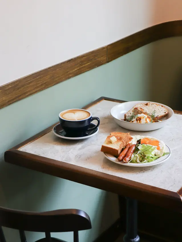 小巨蛋新開幕 一早就有佛心早餐盤還有肉桂捲跟布丁