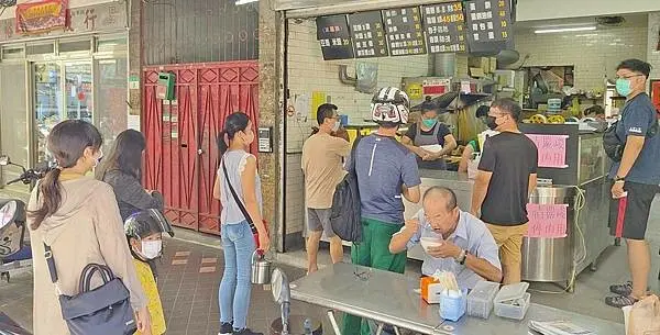 【萬華美食】廣泰豆漿｜網路評價４.４顆星以上爆推豆漿店