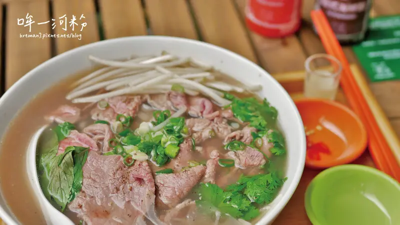 《台中西區》moi x pho哞一河粉│moi二代快閃街邊生牛肉河粉專門店