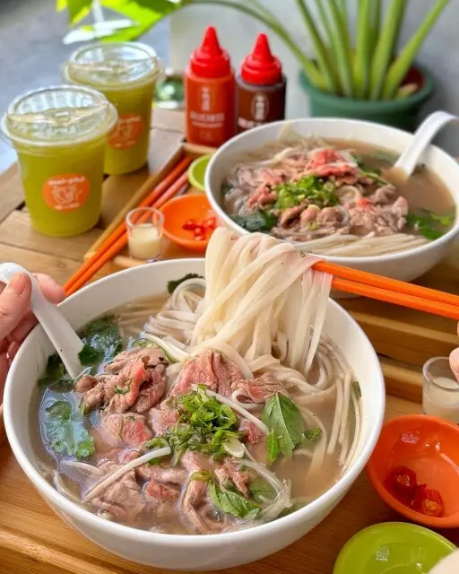 【台中食記】『moi x pho 哞一河粉 街邊快閃店 』越南河粉搭配現燙牛肉大人氣口味道地！