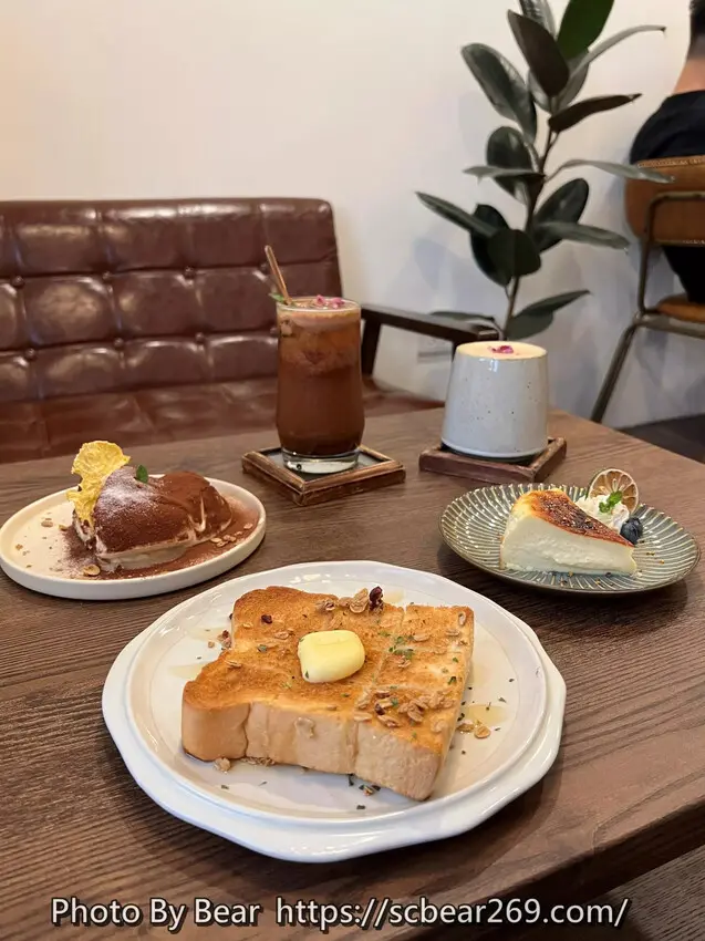 桃園市中壢區【中壢】「武威堂咖啡Wuweitang Coffee Studio．超隱密！後火車站巷弄內有天井的老宅咖啡」