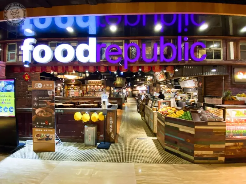 【 板橋港式煲仔飯 】〈金煲銀-廣式煲仔飯專售〉沒想到板橋大遠百美食街裡也可以吃到道地港式煲仔飯