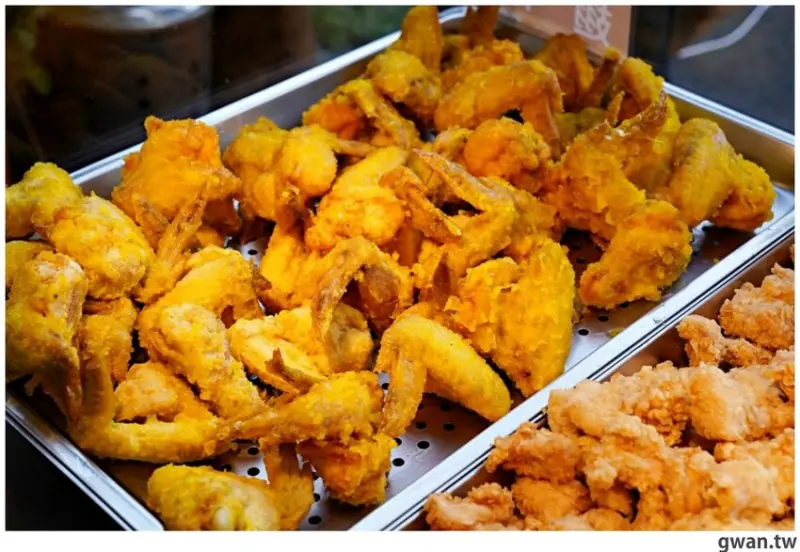 忠孝夜市新開炸雞店，黃金雞翅買三送一，還有比臉大雞排！