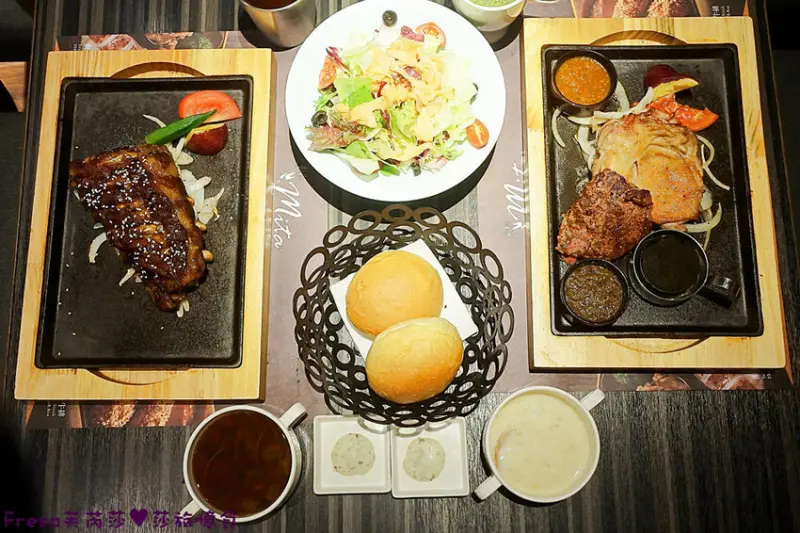 屏東排餐【米塔炙燒牛排專門店】雙拼排餐大份量！高溫熱石加熱牛排DIY熟度.可享自助吧！咖哩肉臊/湯品/飲料/鐵板麵/冰淇淋吃到飽│屏東環球店│屏東美食 - Fresa芙芮莎♥莎旅憶食