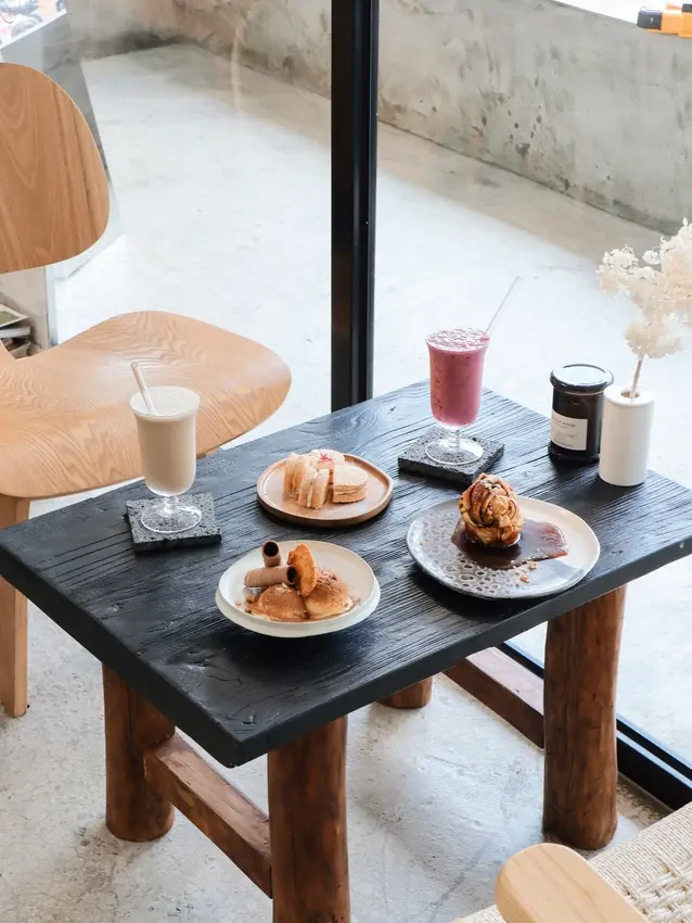信義區工業風咖啡廳推薦 肉桂捲 達克瓦茲 提拉米蘇冰淇淋
