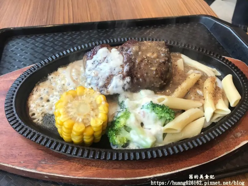 【桃園大園區】航棧綠洲『復興空廚總航棧』還能邊喝咖啡邊看飛機起落~