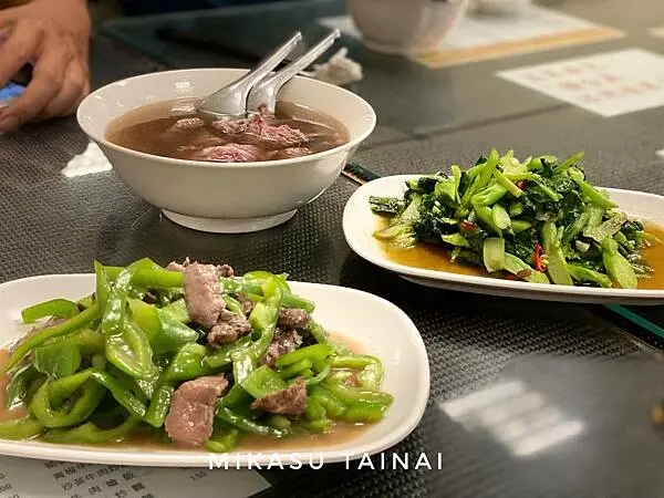 ∥台南/食．北區∥阿安牛肉清湯 ๑24小時牛肉湯專賣店 免費加湯！肉燥飯吃到飽 宵夜可吃 自備停車場