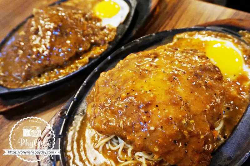 大夜市牛排｜平價、餐點多重選擇、人氣爆棚、每一口都是幸福美妙的滋味！中壢夜市美食推薦！ - 相片中的菲莉絲