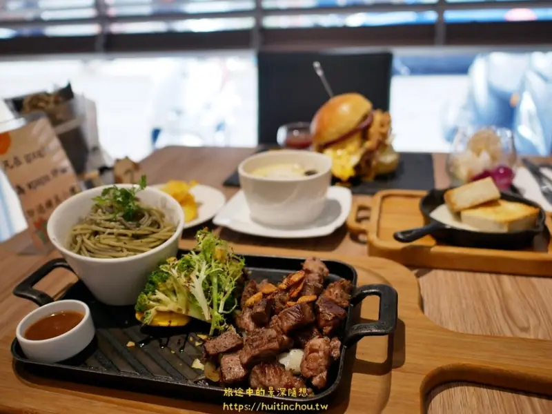 WPAPA Teppanyaki Brunch 鐵板料理 | 大里巷弄間的早午餐推薦 | 享受WPAPA主廚親切暖心的美味 - 旅途中的景深隨想