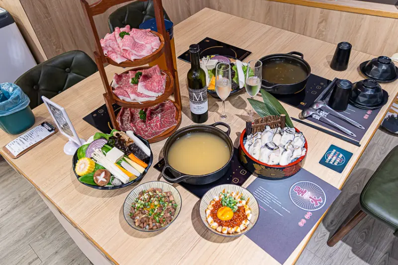 日式風情形態特殊的精緻鍋物餐酒館，加量牡蠣鍋滿到爆，和牛等肉品選擇超多元，台中海線推薦美食