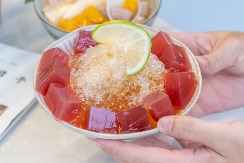 天然手工自製食材～豆花豆香味十足，紫蘇愛玉冰酸V酸V很涮嘴 · 算命的說我很愛吃